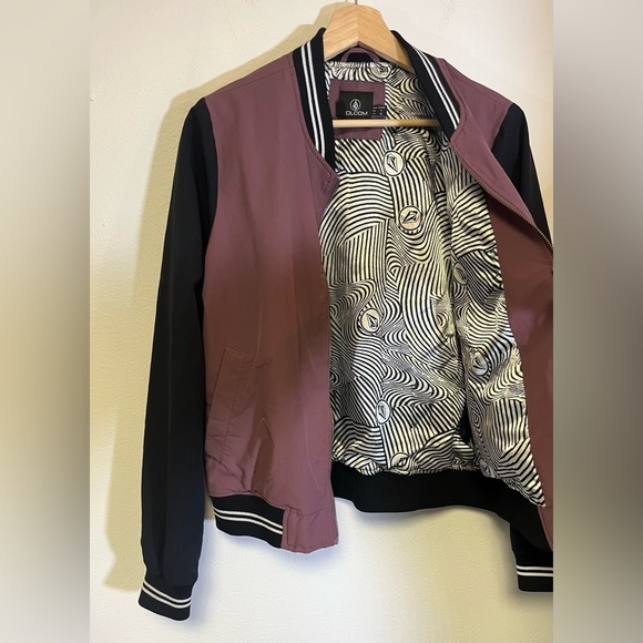 VOLCOM-COCO HO TRACK JACKET EGGPLANT with Printed Body Lining 
Size Small - Picture 4 of 8